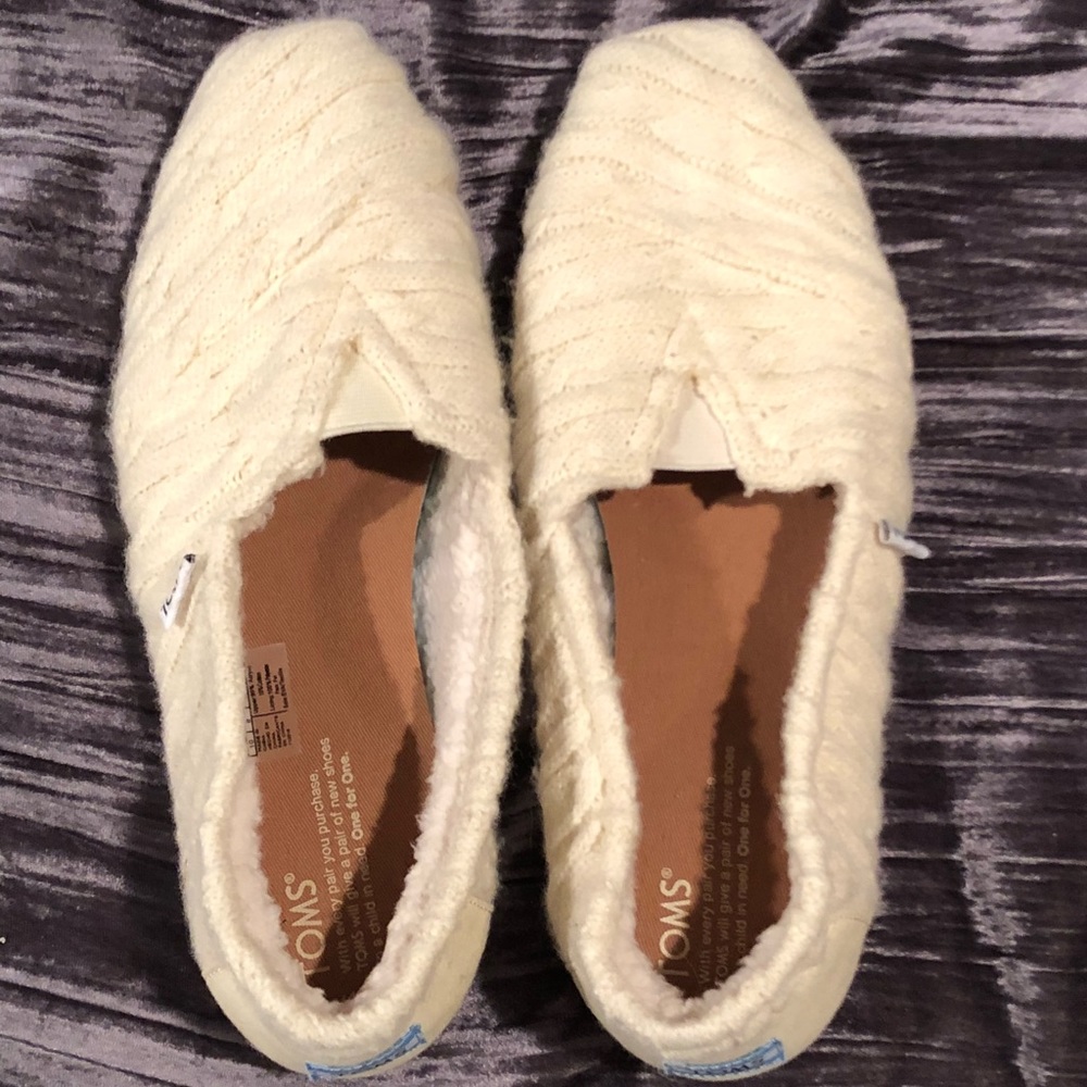 Cable knit sweater Toms shoes